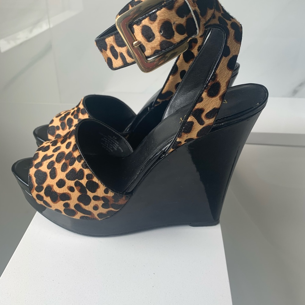 Nine West Leopard platform shoes